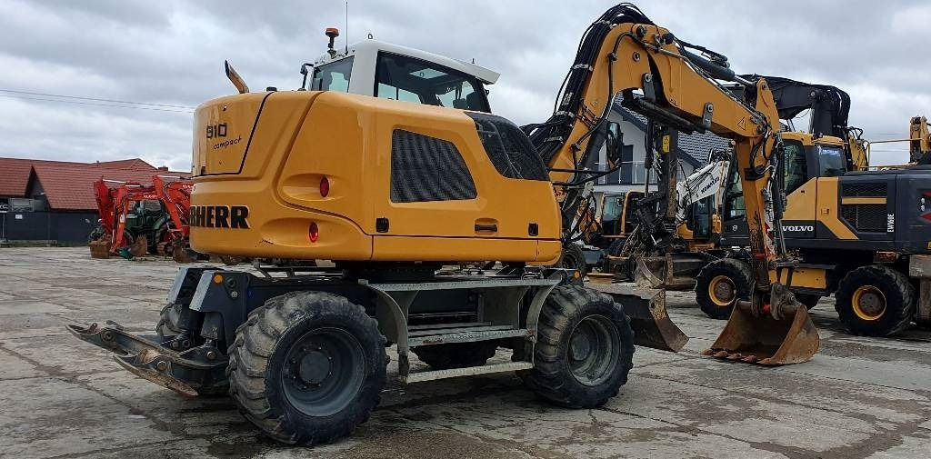 Liebherr A 910 compact - حفارة على عجلات: صور 4 Liebherr A 910 compact - حفارة على عجلات: صور 4