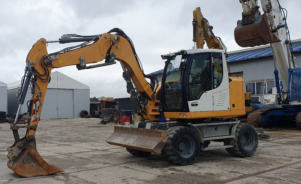 Liebherr A 910 compact - حفارة على عجلات: صور 1 Liebherr A 910 compact - حفارة على عجلات: صور 1