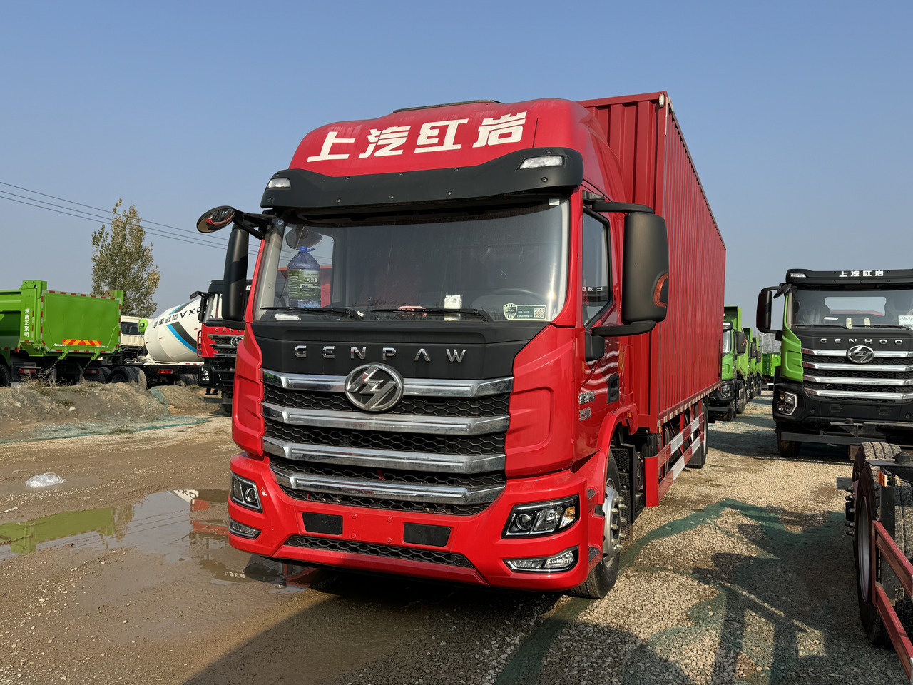 HONGYAN HEAVY TRUCK - بصندوق مغلق شاحنة: صور 2 HONGYAN HEAVY TRUCK - بصندوق مغلق شاحنة: صور 2
