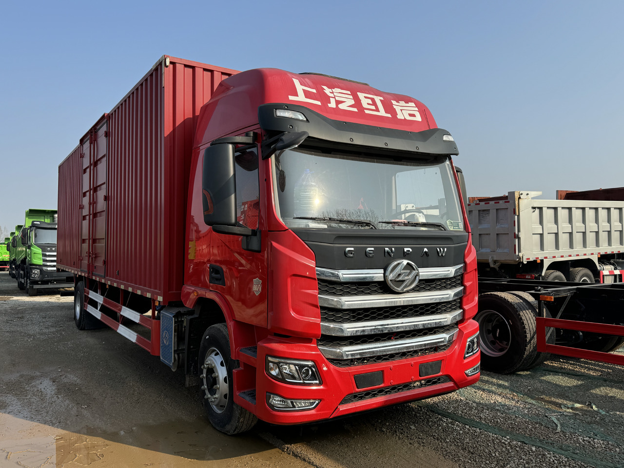 HONGYAN HEAVY TRUCK - بصندوق مغلق شاحنة: صور 1 HONGYAN HEAVY TRUCK - بصندوق مغلق شاحنة: صور 1