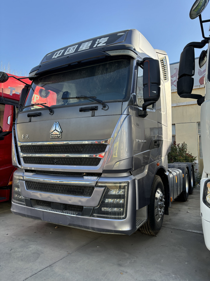 HOWO T7H - شاحنة جرار: صور 1 HOWO T7H - شاحنة جرار: صور 1