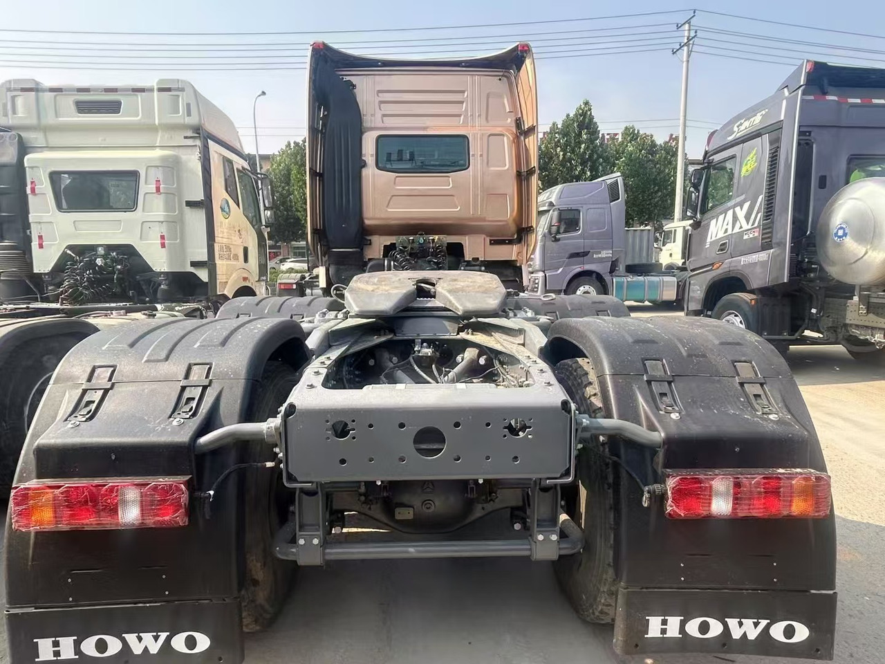 HOWO T7H - شاحنة جرار: صور 5 HOWO T7H - شاحنة جرار: صور 5