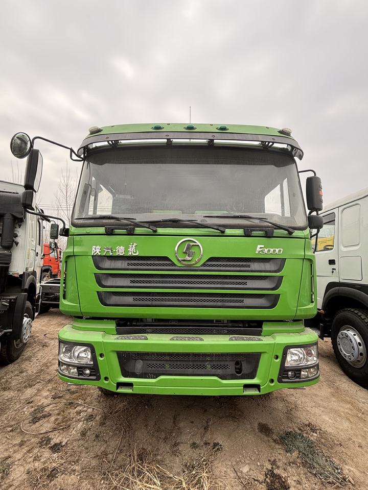 SHACMAN F3000 - شاحنة صهريج: صور 4 SHACMAN F3000 - شاحنة صهريج: صور 4