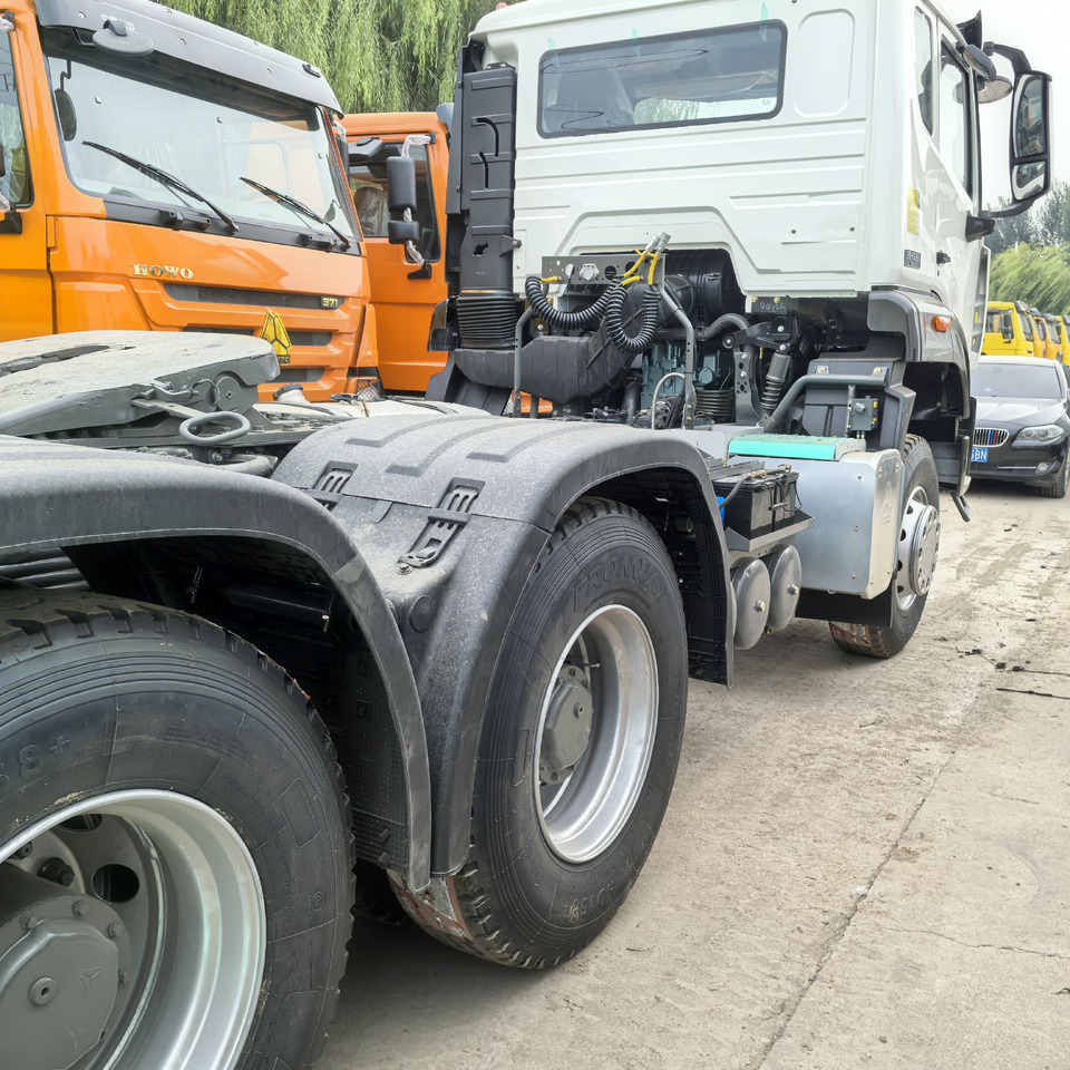 SINOTRUCK HOWO - شاحنة جرار: صور 5 SINOTRUCK HOWO - شاحنة جرار: صور 5