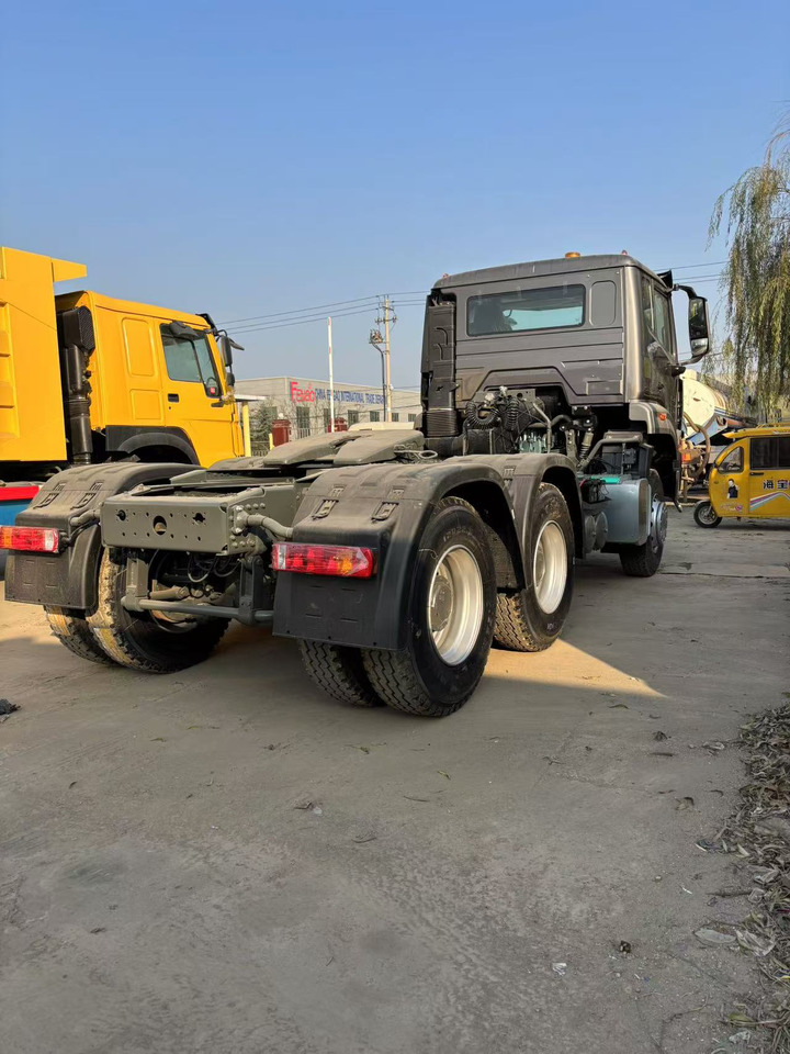 SINOTRUCK HOWO - شاحنة جرار: صور 5 SINOTRUCK HOWO - شاحنة جرار: صور 5