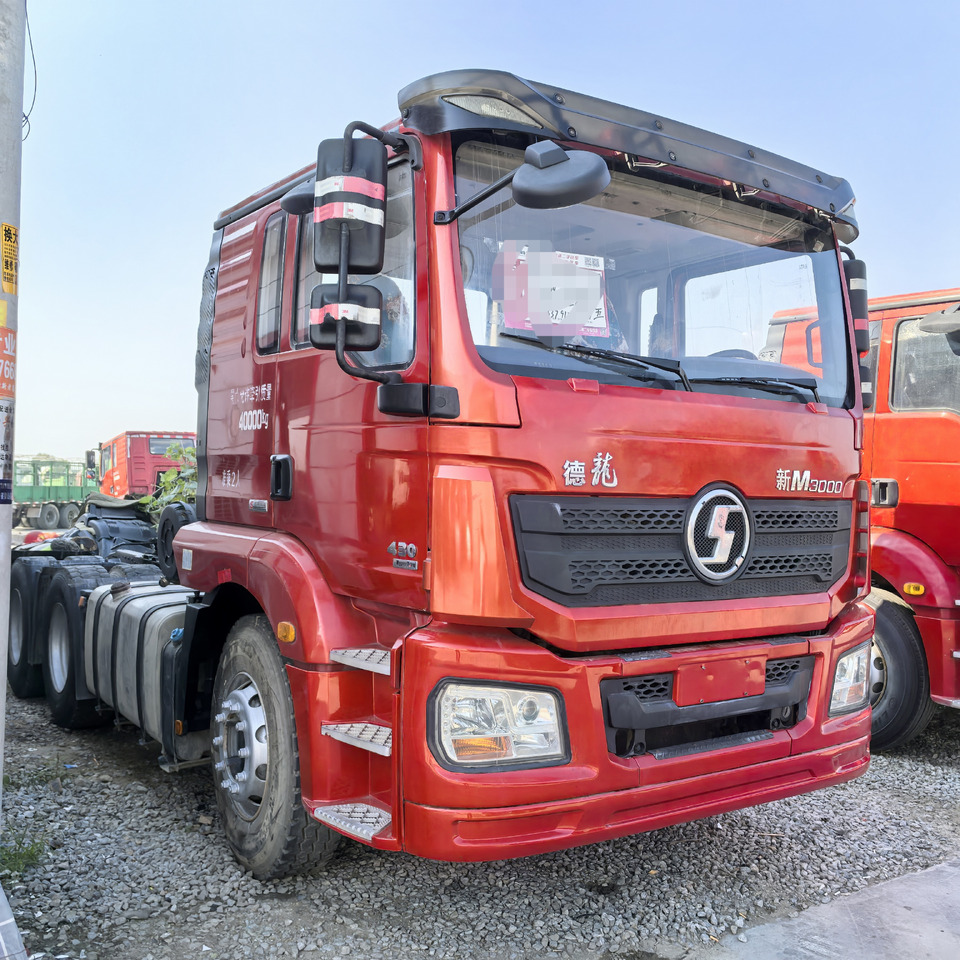 SINOTRUCK HOWO - شاحنة جرار: صور 1 SINOTRUCK HOWO - شاحنة جرار: صور 1