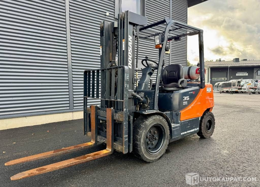 Doosan G 35 C-5, 2009, 3 870 h Kaasutrukki, Lieto - رافعة شوكية تعمل بالغاز: صور 1 Doosan G 35 C-5, 2009, 3 870 h Kaasutrukki, Lieto - رافعة شوكية تعمل بالغاز: صور 1