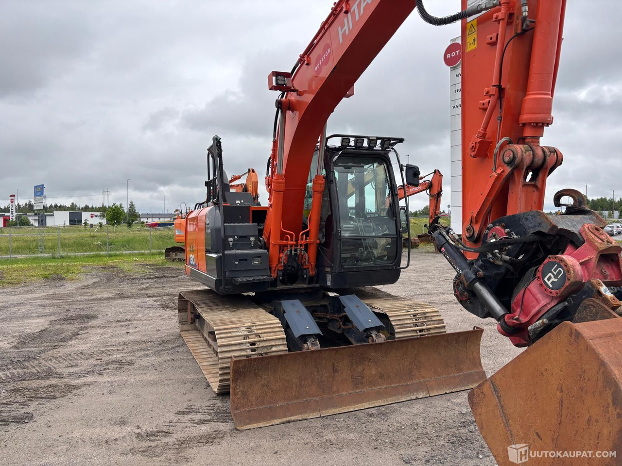 Hitachi ZX130-6, 2017, Lieto - آلات البناء: صور 4 Hitachi ZX130-6, 2017, Lieto - آلات البناء: صور 4