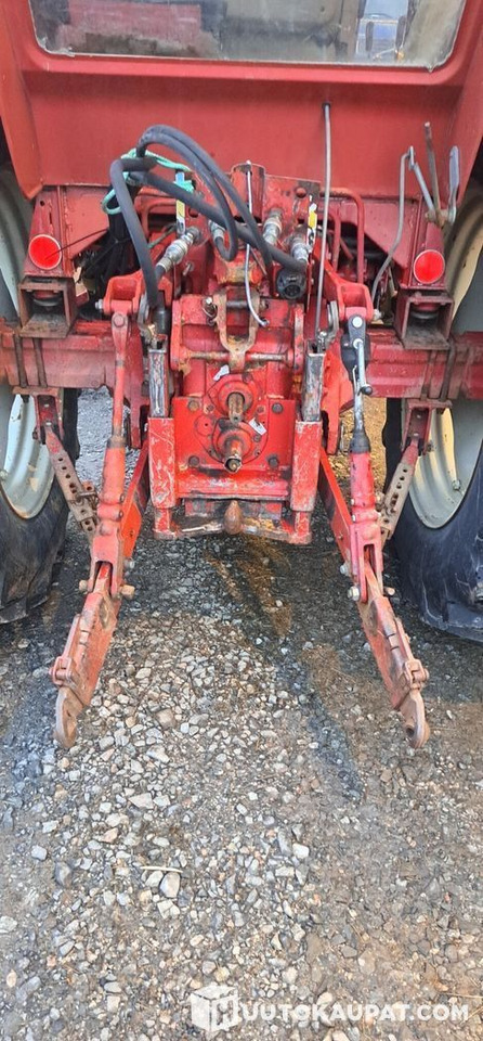 International 585XL, 1985, Diesel, 6 147 h Traktori, Kruunupyy - جرار: صور 5 International 585XL, 1985, Diesel, 6 147 h Traktori, Kruunupyy - جرار: صور 5