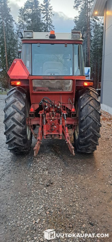 International 585XL, 1985, Diesel, 6 147 h Traktori, Kruunupyy - جرار: صور 3 International 585XL, 1985, Diesel, 6 147 h Traktori, Kruunupyy - جرار: صور 3