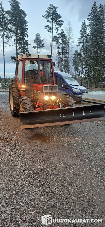 International 585XL, 1985, Diesel, 6 147 h Traktori, Kruunupyy - جرار: صور 2 International 585XL, 1985, Diesel, 6 147 h Traktori, Kruunupyy - جرار: صور 2