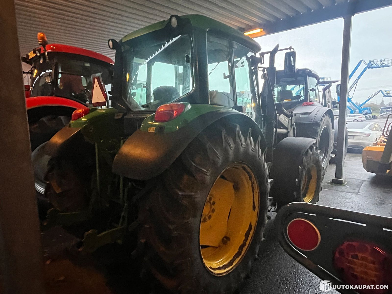 John Deere 6330 tractor with loader, 2012, Espoo - جرار: صور 3 John Deere 6330 tractor with loader, 2012, Espoo - جرار: صور 3