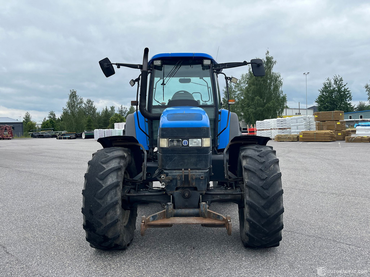 New Holland TM155, traktori etunostolaitteeella, 2004,, Salo - الآلات والماكينات الزراعية: صور 2 New Holland TM155, traktori etunostolaitteeella, 2004,, Salo - الآلات والماكينات الزراعية: صور 2