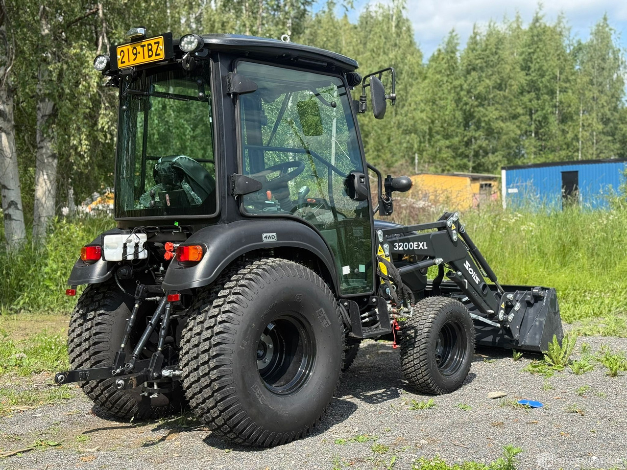 Solis 26 HST ohjaamolla ja etukuormaajalla, 2024, alvillinen, lähes ajamaton, Jyväskylä - الآلات والماكينات الزراعية: صور 4 Solis 26 HST ohjaamolla ja etukuormaajalla, 2024, alvillinen, lähes ajamaton, Jyväskylä - الآلات والماكينات الزراعية: صور 4