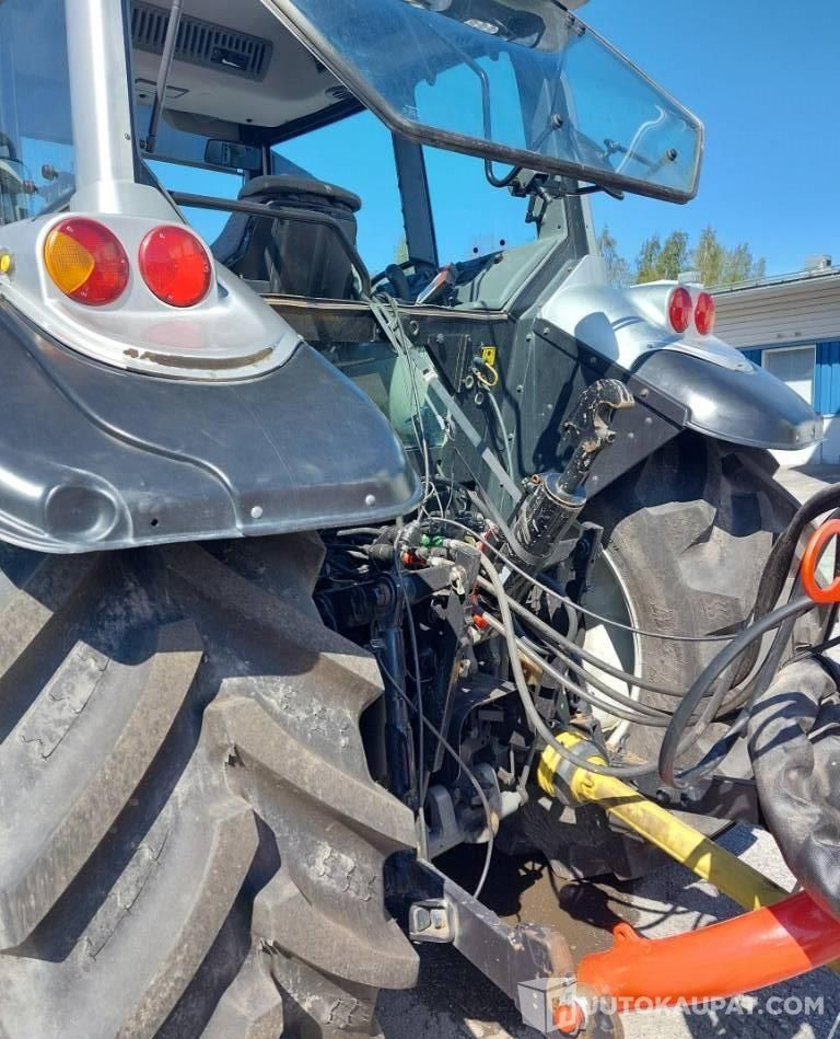 Valtra M 120 E, VAIN 2932 h, Okraspecial, 2004, Kokkola - الآلات والماكينات الزراعية: صور 5 Valtra M 120 E, VAIN 2932 h, Okraspecial, 2004, Kokkola - الآلات والماكينات الزراعية: صور 5