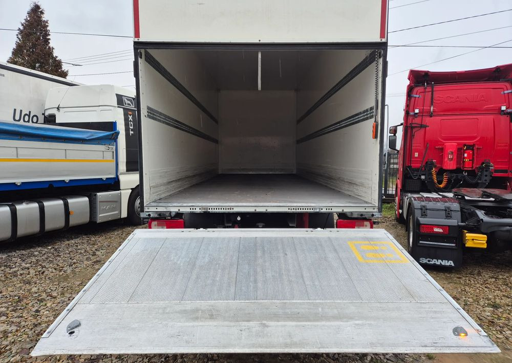 DAF XF ORYGINALNY PRZEBIEG z Niemiec / TANDEM ZESTAW PRZEJAZDOWY Z WINDĄ - بصندوق مغلق شاحنة: صور 4 DAF XF ORYGINALNY PRZEBIEG z Niemiec / TANDEM ZESTAW PRZEJAZDOWY Z WINDĄ - بصندوق مغلق شاحنة: صور 4
