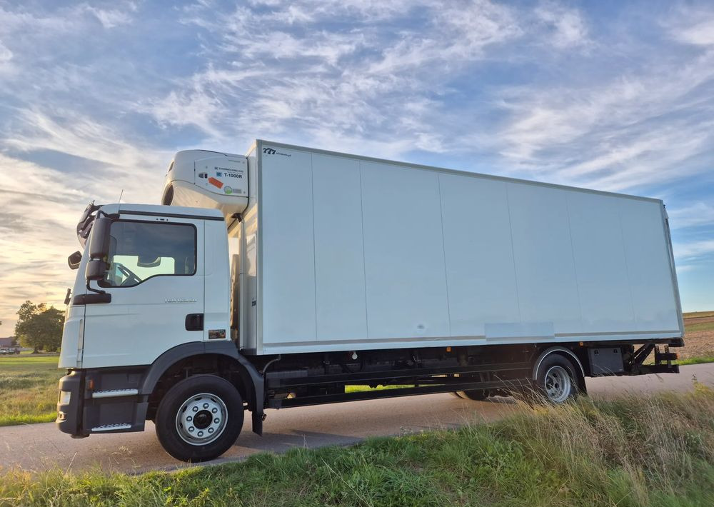 MAN TGM 15.250 7.5m winda AUTOMAT KLIMA z Niemiec EURO 6 / CHŁODNIA T-1000R THERMOKING - مبردة شاحنة: صور 4 MAN TGM 15.250 7.5m winda AUTOMAT KLIMA z Niemiec EURO 6 / CHŁODNIA T-1000R THERMOKING - مبردة شاحنة: صور 4