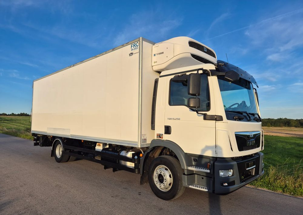 MAN TGM 15.250 7.5m winda AUTOMAT KLIMA z Niemiec EURO 6 / CHŁODNIA T-1000R THERMOKING - مبردة شاحنة: صور 2 MAN TGM 15.250 7.5m winda AUTOMAT KLIMA z Niemiec EURO 6 / CHŁODNIA T-1000R THERMOKING - مبردة شاحنة: صور 2