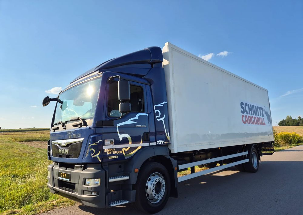 مبردة شاحنة MAN TGM 18.250 Carrier 1950 D/E z Holandii / TOP STAN / 7.5m / 18 palet / winda + drzwi boczne / OKAZJA: صور 5