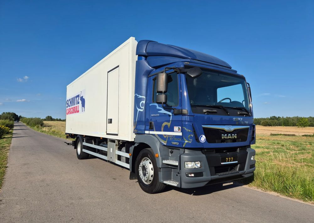 MAN TGM 18.250 Carrier 1950 D/E z Holandii / TOP STAN / 7.5m / 18 palet / winda + drzwi boczne / OKAZJA - مبردة شاحنة: صور 3 MAN TGM 18.250 Carrier 1950 D/E z Holandii / TOP STAN / 7.5m / 18 palet / winda + drzwi boczne / OKAZJA - مبردة شاحنة: صور 3