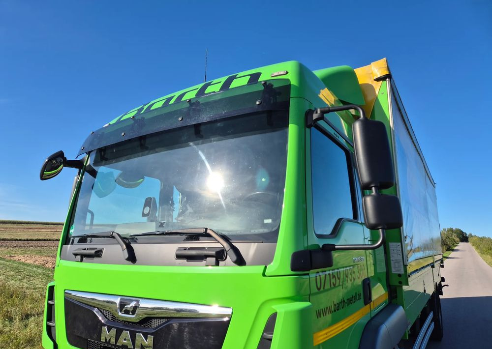 MAN Tgm 18.320 FULL SERWIS UNIKAT TOP ORYGINALNY PRZEBIEG z Niemiec AUTOMAT WINDA ACC Pirelli klima postojowa 18.250 18.290 15.250 15.290 15.320 - شاحنة ستارة: صور 4 MAN Tgm 18.320 FULL SERWIS UNIKAT TOP ORYGINALNY PRZEBIEG z Niemiec AUTOMAT WINDA ACC Pirelli klima postojowa 18.250 18.290 15.250 15.290 15.320 - شاحنة ستارة: صور 4