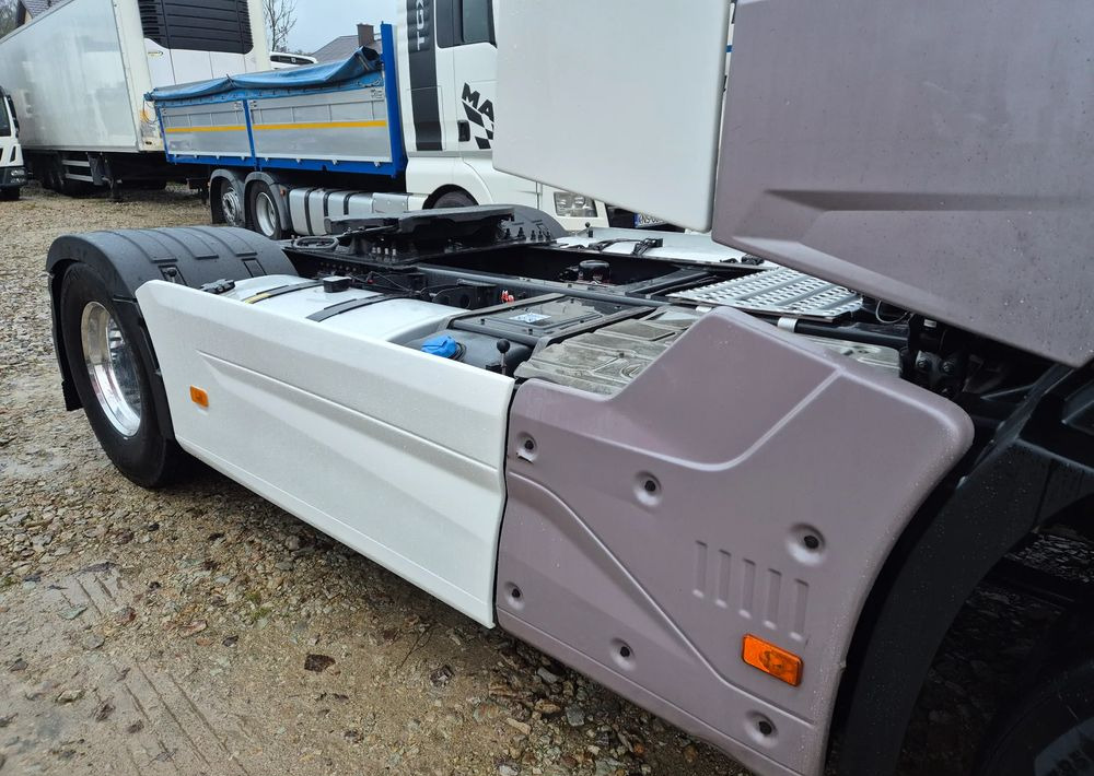 Renault HIGH GAMA T480 2019 SALON PL VIN: KD ! 13l STANDARD STANDARD / KLIMA POSTOJOWA / FULL OPCJA / T520 T440 / TOP STAN GAMA T - شاحنة جرار: صور 5 Renault HIGH GAMA T480 2019 SALON PL VIN: KD ! 13l STANDARD STANDARD / KLIMA POSTOJOWA / FULL OPCJA / T520 T440 / TOP STAN GAMA T - شاحنة جرار: صور 5