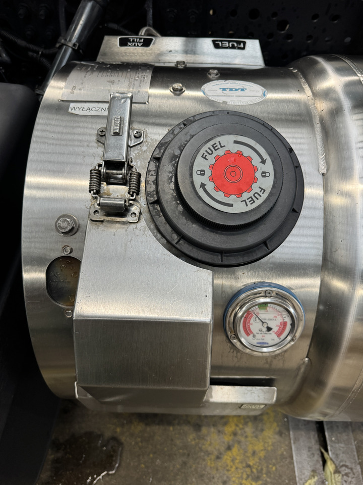 IVECO STRALIS HI-WAY S-WAY - خزان وقود: صور 3 IVECO STRALIS HI-WAY S-WAY - خزان وقود: صور 3