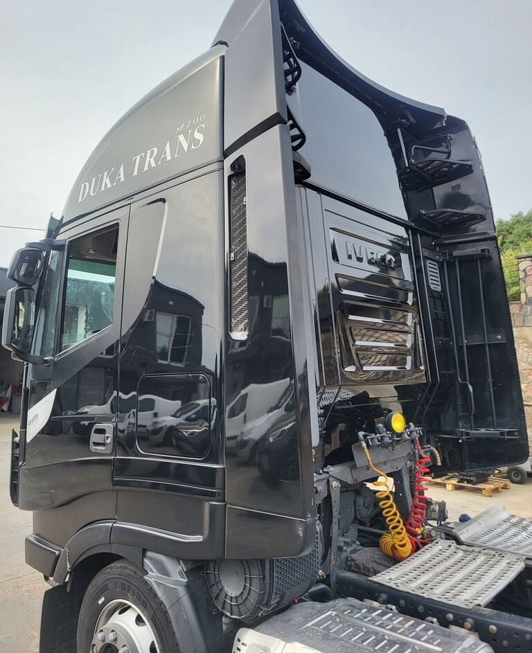 IVECO Stralis Hi-Way XP 2017r. Lift truck - الكبائن - شاحنة: صور 3 IVECO Stralis Hi-Way XP 2017r. Lift truck - الكبائن - شاحنة: صور 3