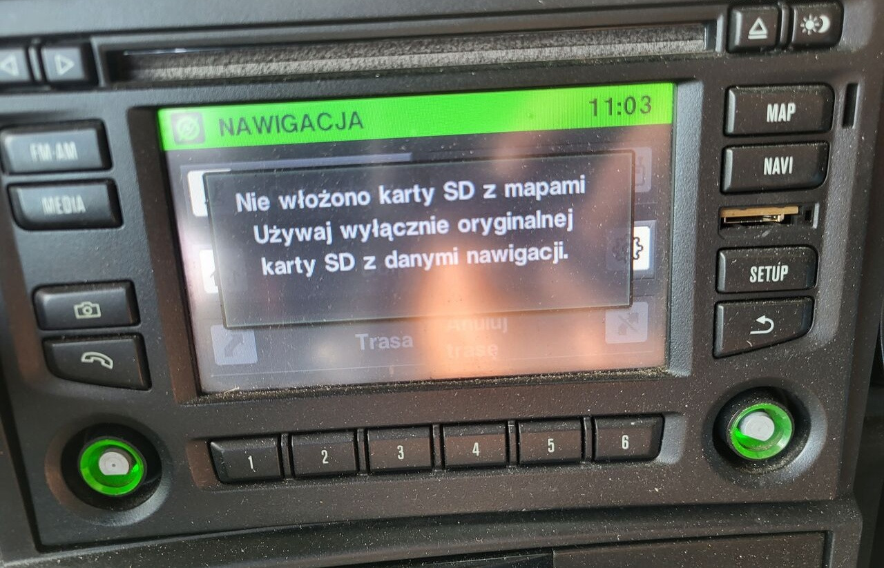Scania Nawigacja Navi CD Bluetooth R 2026742 Scania SCANIA R 2026742 truck - لوحة القيادة - شاحنة: صور 3 Scania Nawigacja Navi CD Bluetooth R 2026742 Scania SCANIA R 2026742 truck - لوحة القيادة - شاحنة: صور 3