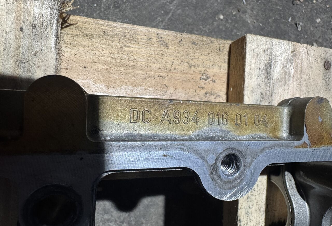 Obudowa Nadstawka Głowicy Klawiatura Mercedes Atego Euro 6 Mercedes-Benz Atego III E6 A9340160104 Mercedes-Benz Atego III E6 - المحرك و قطع الغيار - شاحنة: صور 5 Obudowa Nadstawka Głowicy Klawiatura Mercedes Atego Euro 6 Mercedes-Benz Atego III E6 A9340160104 Mercedes-Benz Atego III E6 - المحرك و قطع الغيار - شاحنة: صور 5