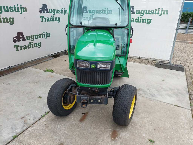 John Deere 2320 - جرار صغير: صور 4 John Deere 2320 - جرار صغير: صور 4