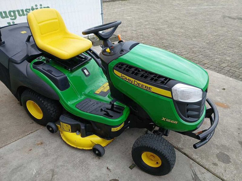 John Deere X 166R - جزازة المروج: صور 4 John Deere X 166R - جزازة المروج: صور 4
