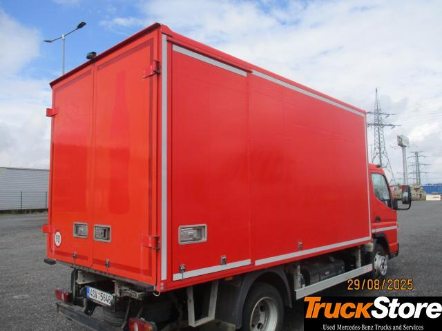 FUSO 7C15 - الشاحنات الصغيرة صندوق مغلق: صور 3 FUSO 7C15 - الشاحنات الصغيرة صندوق مغلق: صور 3