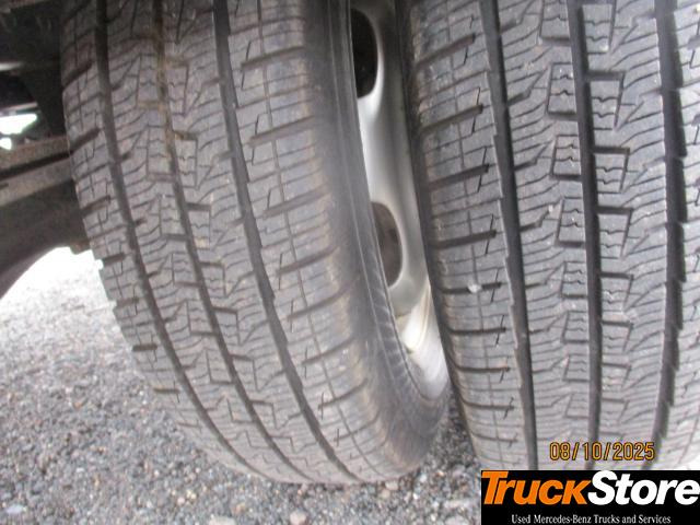 FUSO Canter 3C15 - الشاحنات الصغيرة صندوق مغلق: صور 2 FUSO Canter 3C15 - الشاحنات الصغيرة صندوق مغلق: صور 2