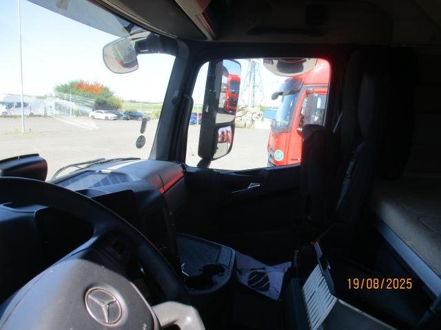 شاحنة جرار Mercedes-Benz Actros 1845 LS nRL: صور 6 شاحنة جرار Mercedes-Benz Actros 1845 LS nRL: صور 6