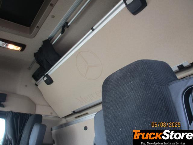 Mercedes-Benz Actros 1848 LS - شاحنة جرار: صور 2 Mercedes-Benz Actros 1848 LS - شاحنة جرار: صور 2