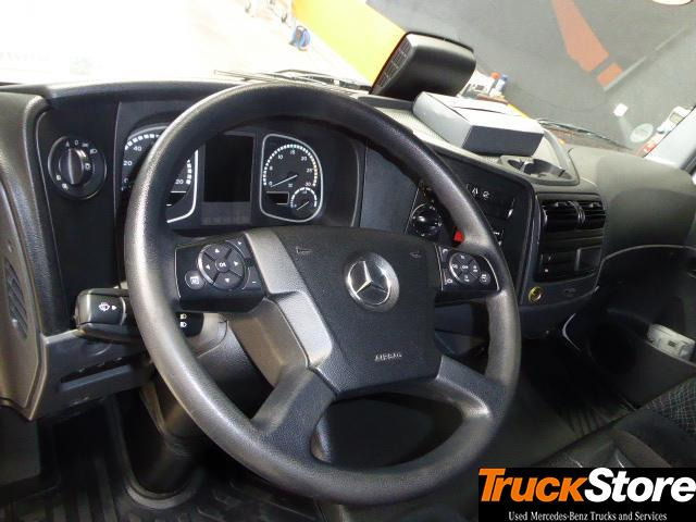 Mercedes-Benz Atego 818 L - الشاحنات الصغيرة المسطحة: صور 4 Mercedes-Benz Atego 818 L - الشاحنات الصغيرة المسطحة: صور 4