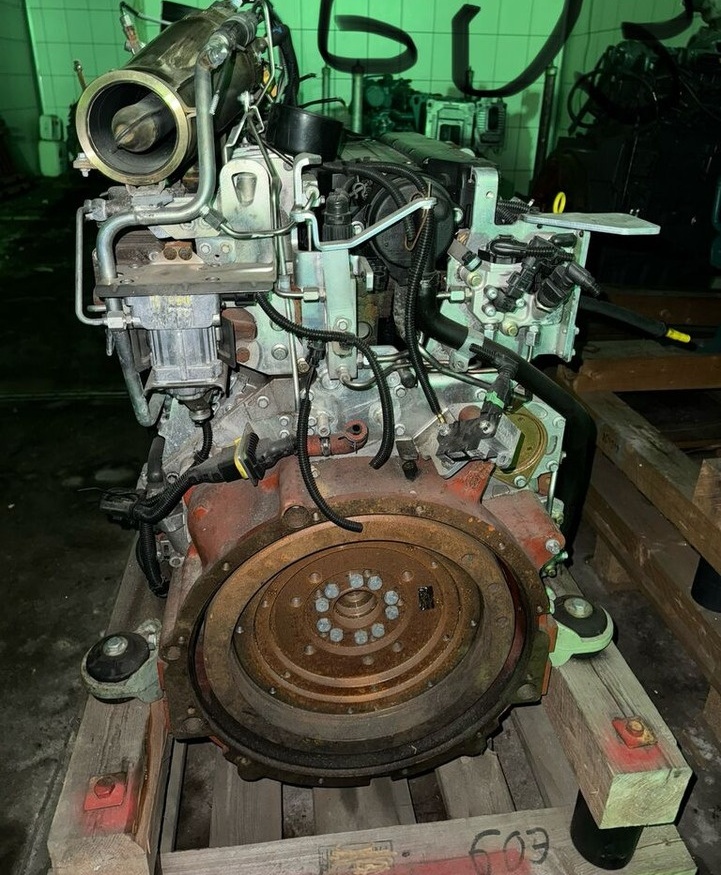 Deutz TCD 4.1 L4   Deutz - المحرك - حفارة: صور 1 Deutz TCD 4.1 L4   Deutz - المحرك - حفارة: صور 1