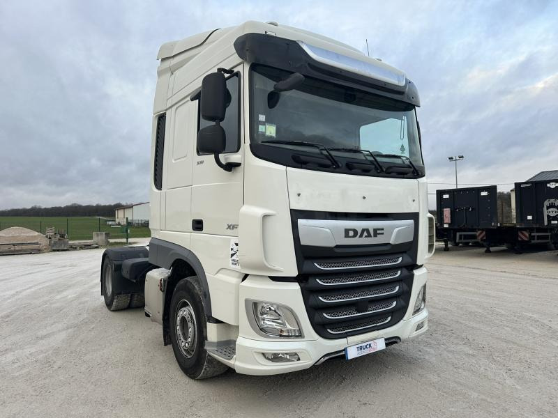 DAF XF 530 - شاحنة جرار: صور 1 DAF XF 530 - شاحنة جرار: صور 1