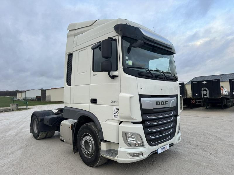 DAF XF 530 - شاحنة جرار: صور 3 DAF XF 530 - شاحنة جرار: صور 3