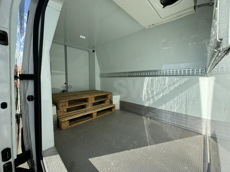 Renault Master - الشاحنات الصغيرة المبردة: صور 5 Renault Master - الشاحنات الصغيرة المبردة: صور 5