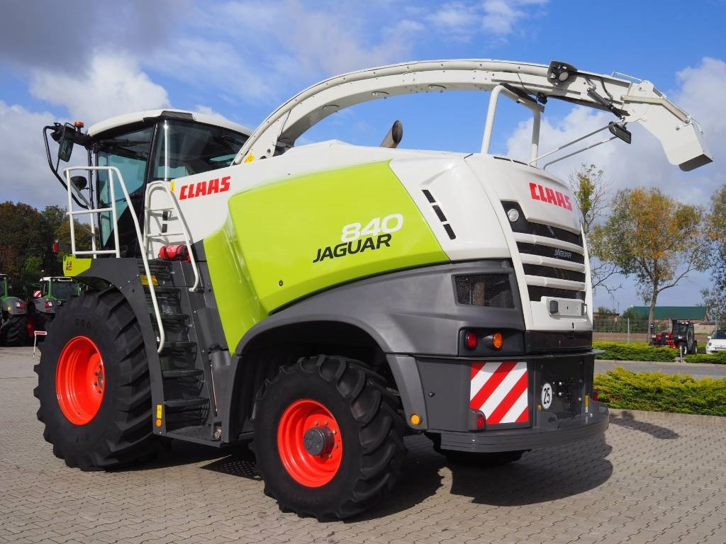 Claas Jaguar 840 4WD - حصادة الأعلاف: صور 2 Claas Jaguar 840 4WD - حصادة الأعلاف: صور 2