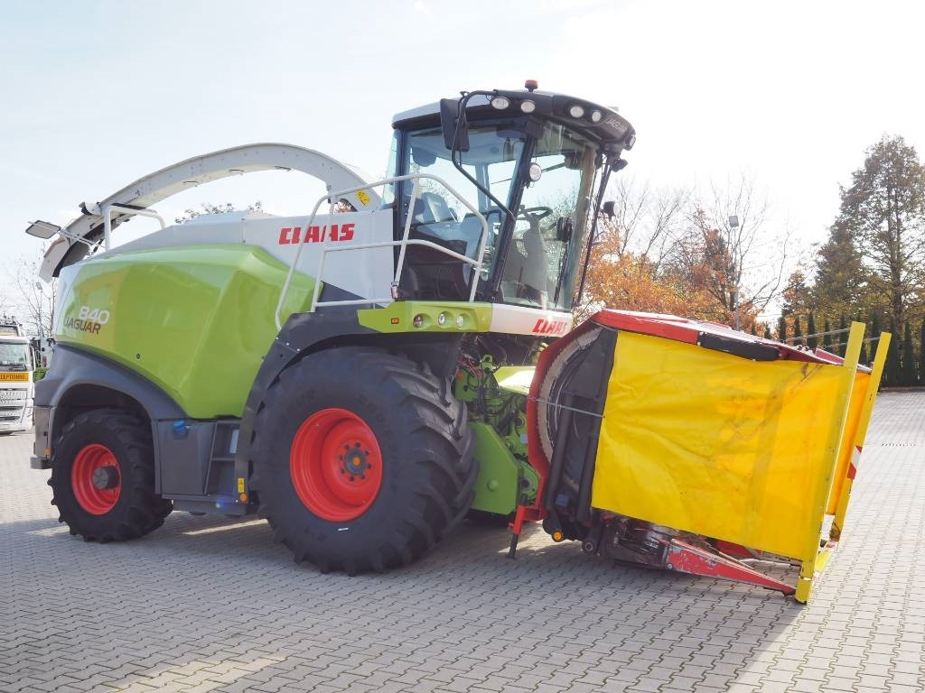 Claas Jaguar 840 4x4 + Kemper 445  - حصادة الأعلاف: صور 4 Claas Jaguar 840 4x4 + Kemper 445  - حصادة الأعلاف: صور 4