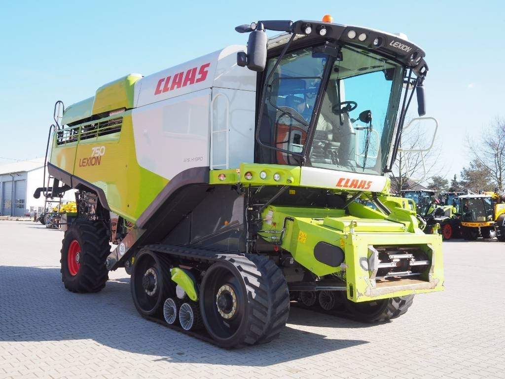 Claas Lexion 750TT GPS + V930 - حصادة شاملة: صور 4 Claas Lexion 750TT GPS + V930 - حصادة شاملة: صور 4
