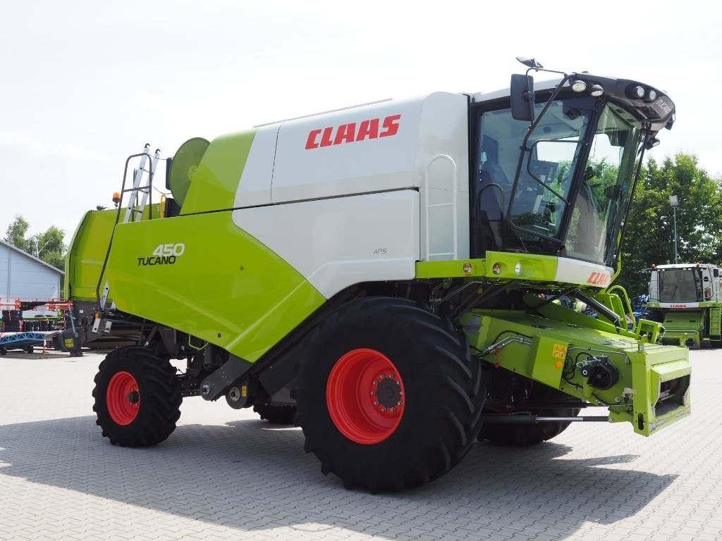 Claas Tucano 450 + V770 - حصادة شاملة: صور 4 Claas Tucano 450 + V770 - حصادة شاملة: صور 4
