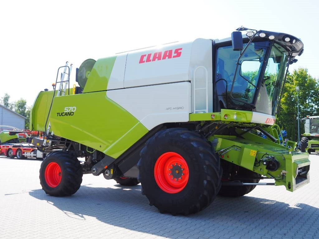 Claas Tucano 570 + V770 - حصادة شاملة: صور 4 Claas Tucano 570 + V770 - حصادة شاملة: صور 4