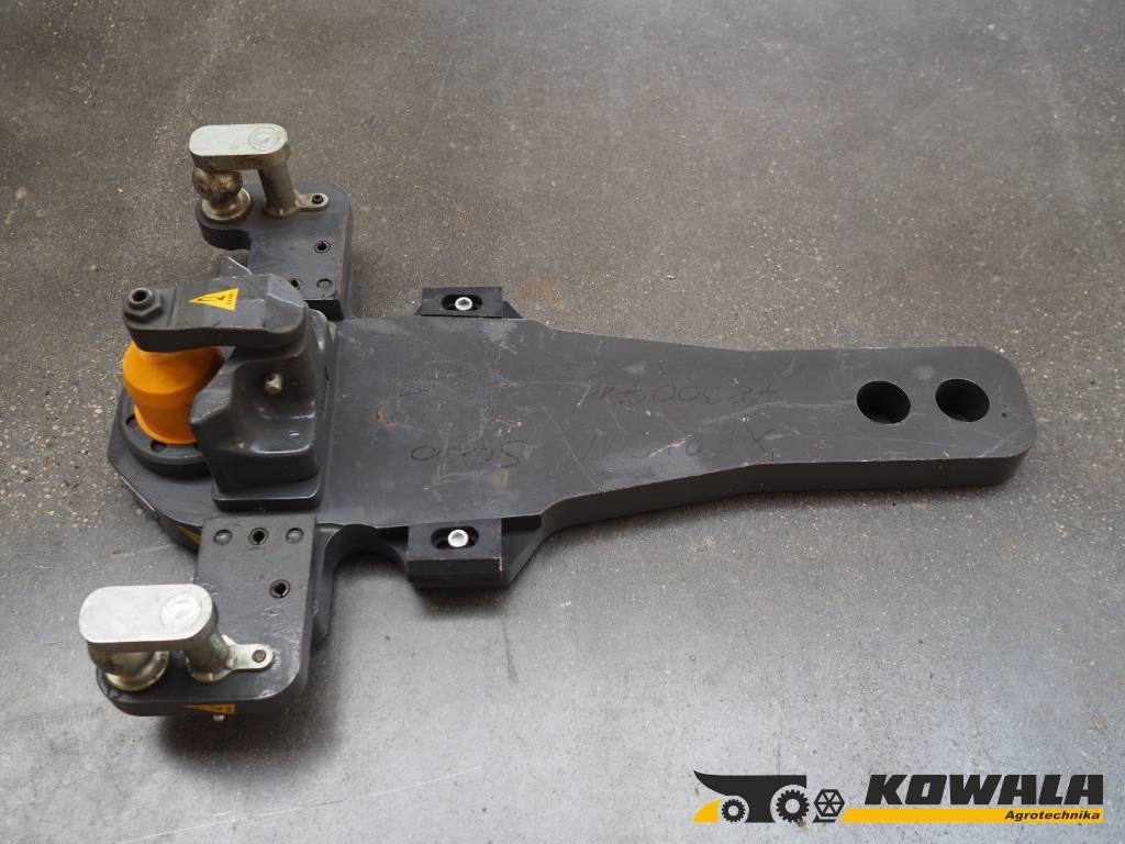 Claas Xerion - bumper hitch K80 - هيكل السيارة الخارجية - الآلات والماكينات الزراعية: صور 1 Claas Xerion - bumper hitch K80 - هيكل السيارة الخارجية - الآلات والماكينات الزراعية: صور 1