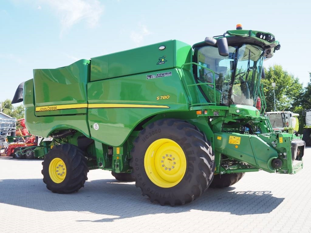 John Deere S780 + 730X - حصادة شاملة: صور 4 John Deere S780 + 730X - حصادة شاملة: صور 4