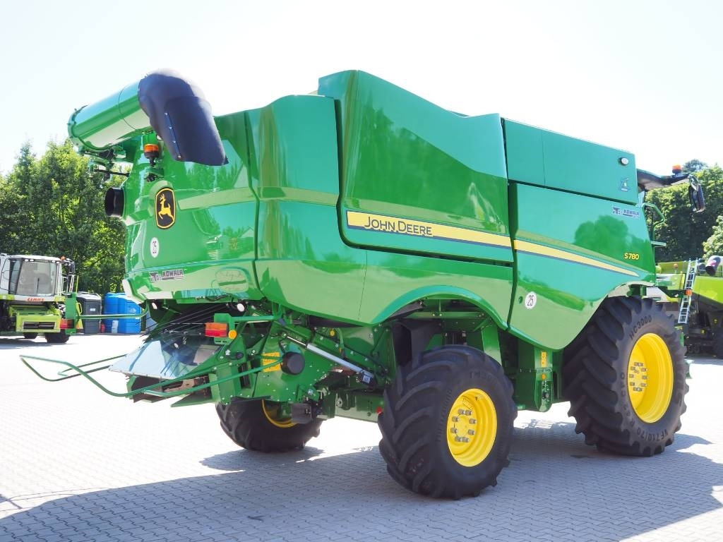 John Deere S780 + 730X - حصادة شاملة: صور 3 John Deere S780 + 730X - حصادة شاملة: صور 3