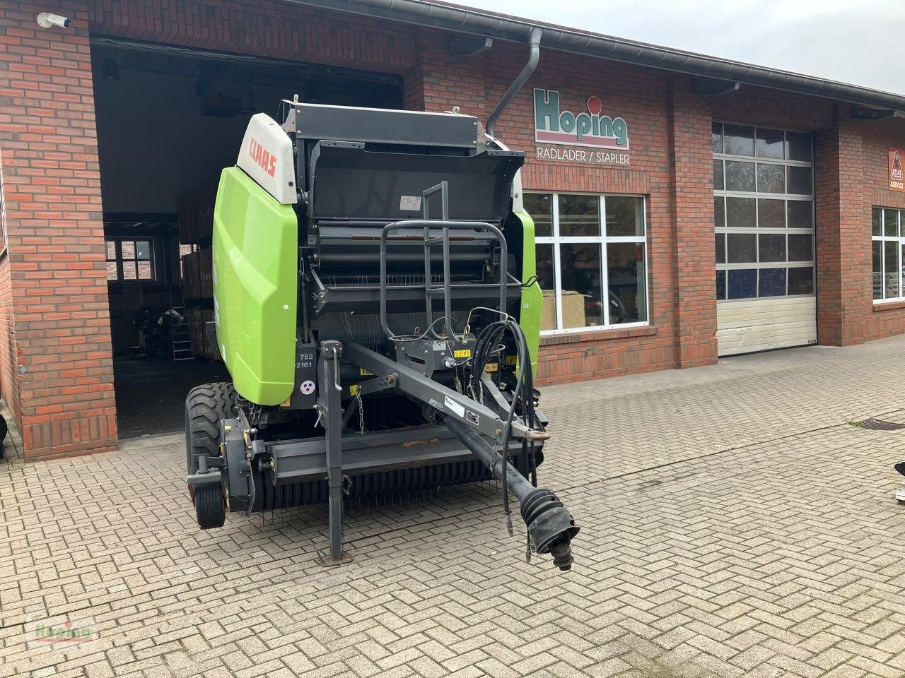 CLAAS Variant 385 - مكبس القش الدائري: صور 1 CLAAS Variant 385 - مكبس القش الدائري: صور 1